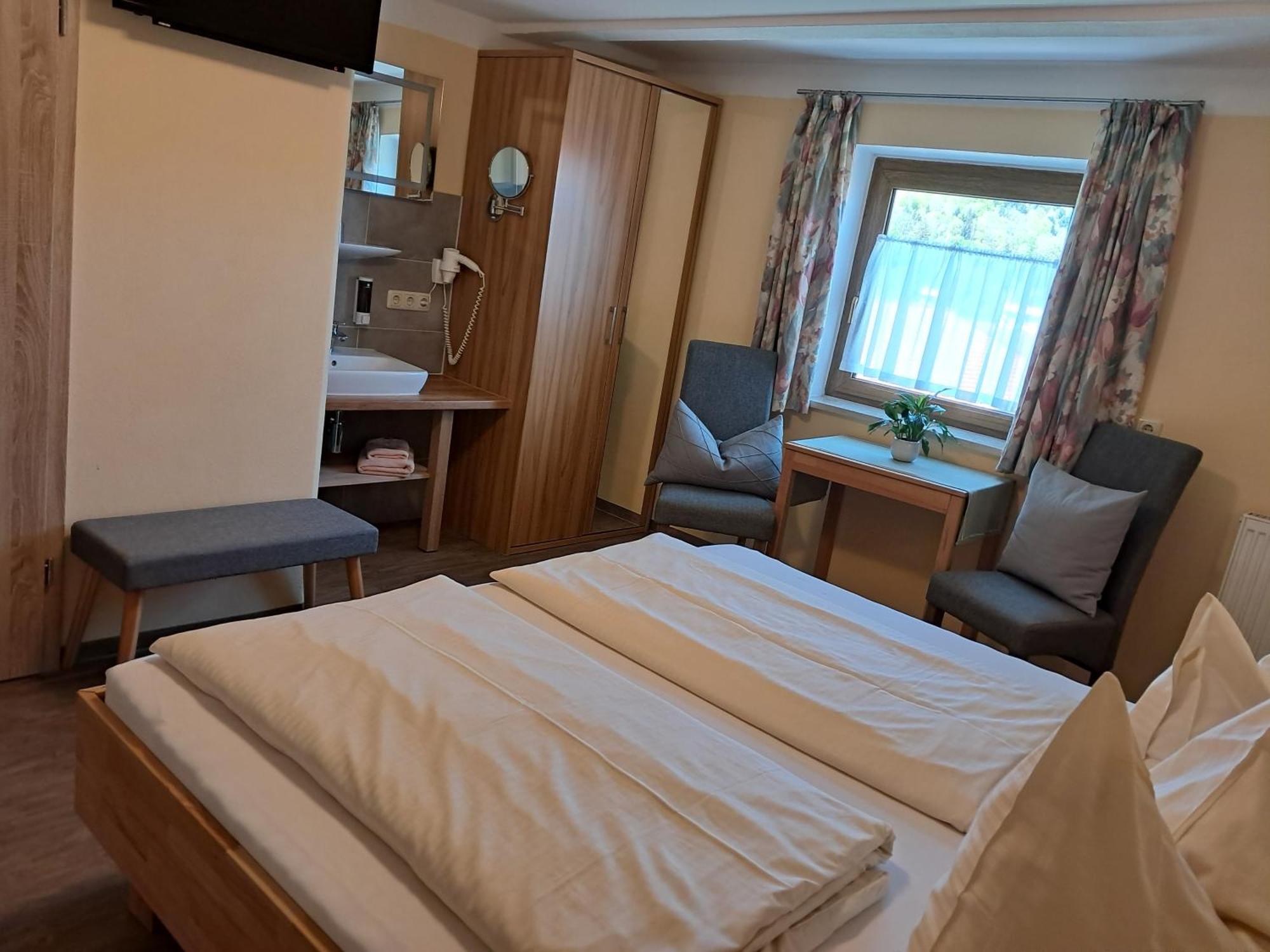 Hotel Garni Edelweiss Siegsdorf Zewnętrze zdjęcie