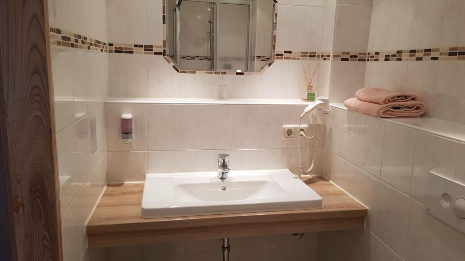 Hotel Garni Edelweiss Siegsdorf Zewnętrze zdjęcie