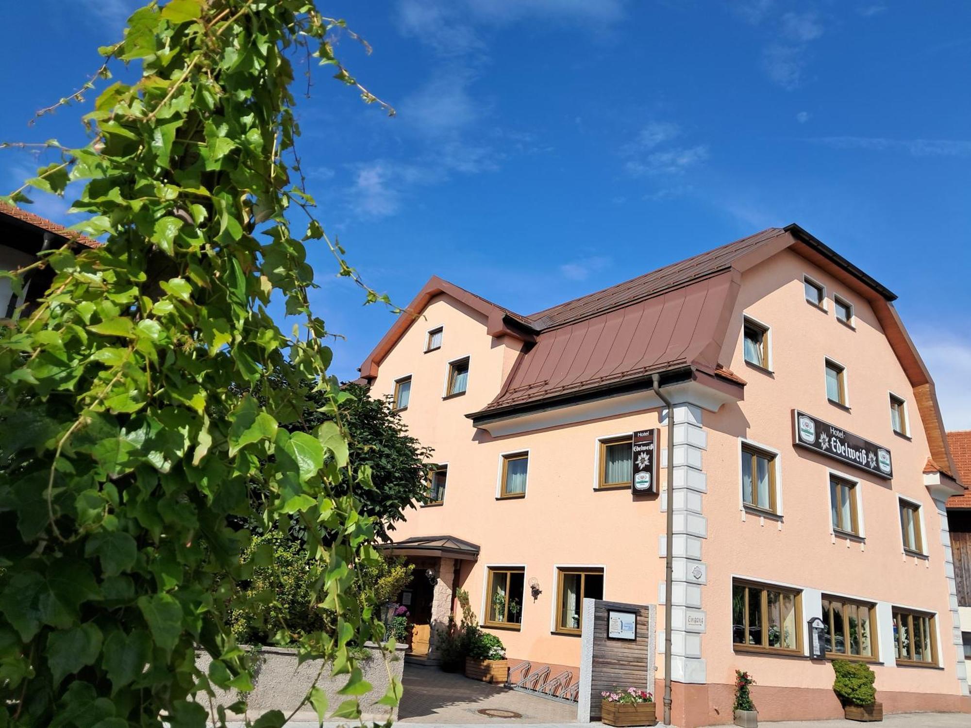 Hotel Garni Edelweiss Siegsdorf Zewnętrze zdjęcie