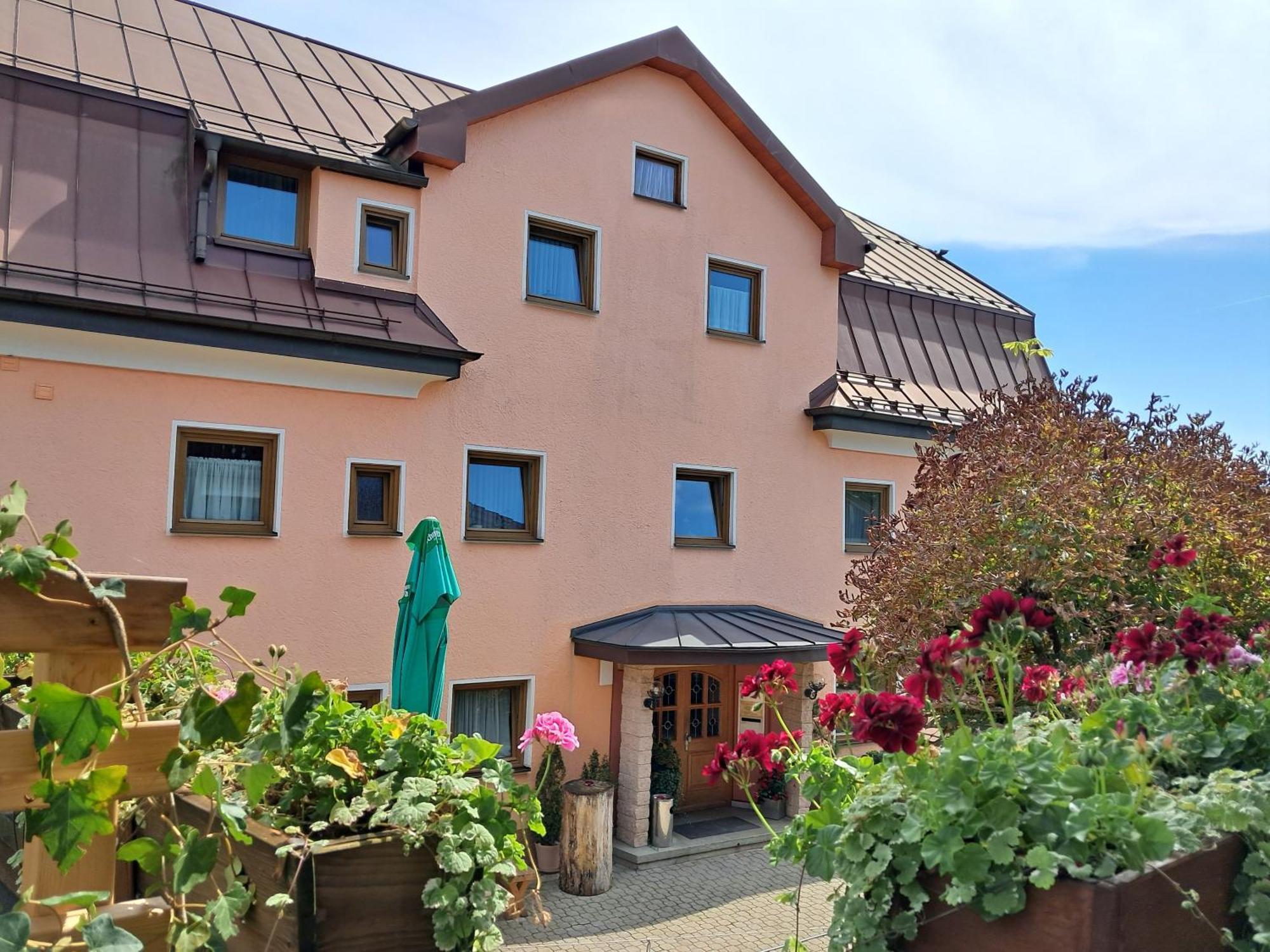 Hotel Garni Edelweiss Siegsdorf Zewnętrze zdjęcie